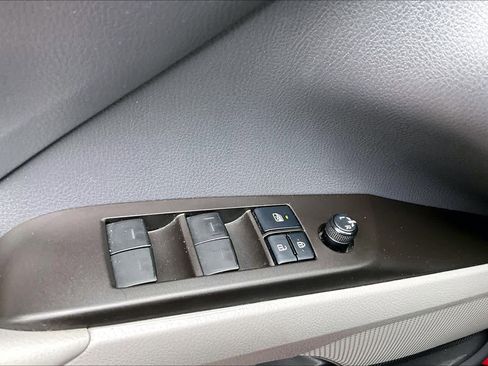 Used 2021 Toyota Camry LE image 34