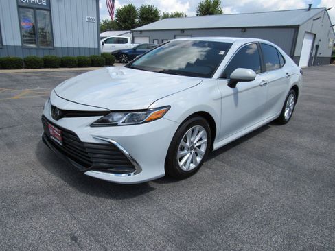 Used 2023 Toyota Camry LE FWD image 1