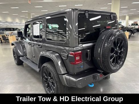 Used 2021 Jeep Wrangler Unlimited Sahara AWD/4WD image 5