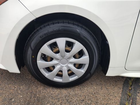 Used 2020 Toyota Corolla L image 9