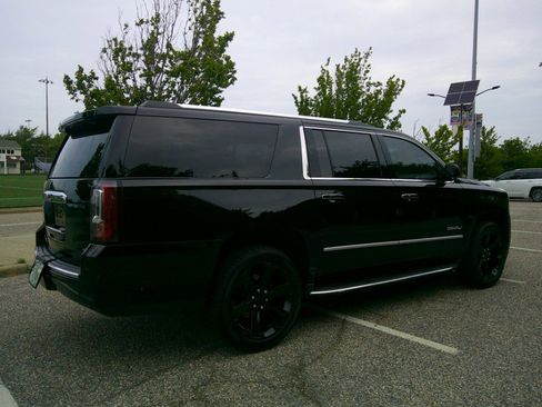 Used 2019 GMC Yukon XL Denali AWD/4WD image 15