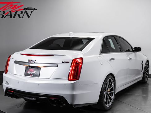 Used 2017 Cadillac CTS V w/ Luxury Package RWD image 5