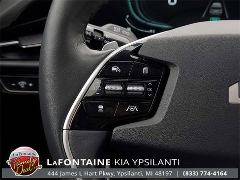 Certified 2023 Kia Niro SX Touring image 18
