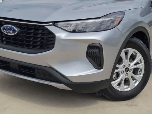 Used 2023 Ford Escape Active FWD image 6