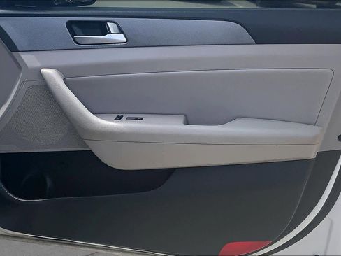 Used 2016 Hyundai Sonata SE FWD image 23