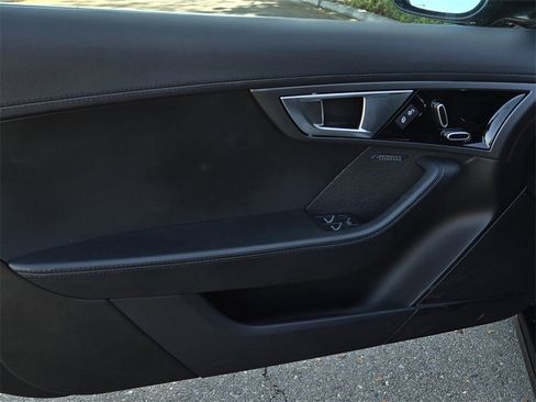 Used 2017 Jaguar F-TYPE Coupe image 10