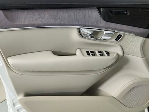 New 2026 Volvo XC90 T8 Ultra w/ Protection Package Premier AWD/4WD image 9