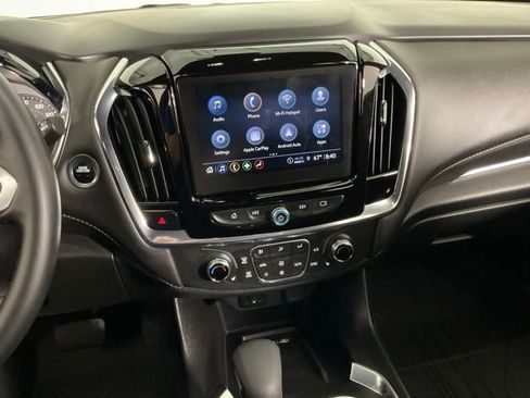 Used 2023 Chevrolet Traverse LT FWD image 15
