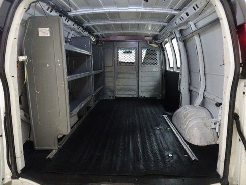 Used 2018 Chevrolet Express 2500 w/ Driver Convenience Package RWD image 14