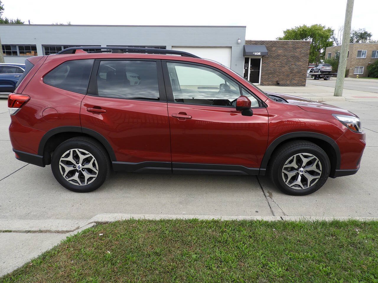 Used 2019 Subaru Forester Premium AWD/4WD image 9