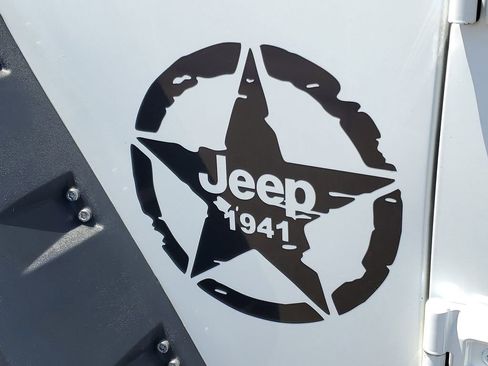 Used 2016 Jeep Wrangler Unlimited Rubicon w/ Max Tow Package AWD/4WD image 26