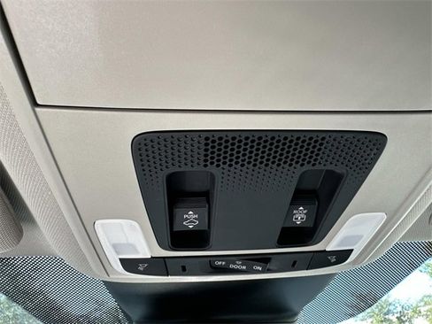 New 2025 Honda Pilot Touring image 25