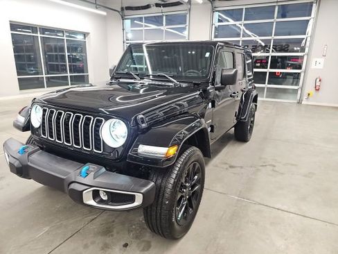 Used 2024 Jeep Wrangler Unlimited Sahara w/ Technology Group image 1