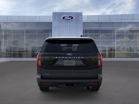 New 2026 Ford Expedition Active image 5