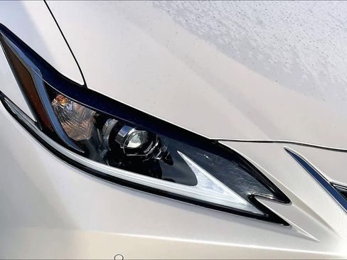 Certified 2024 Lexus ES 350 w/ Premium Package image 26