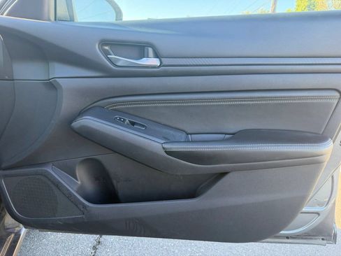 Used 2019 Nissan Altima 2.5 S FWD image 15