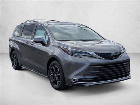 New 2026 Toyota Sienna Platinum image 6