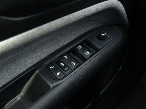 Used 2024 Jeep Compass Latitude image 20