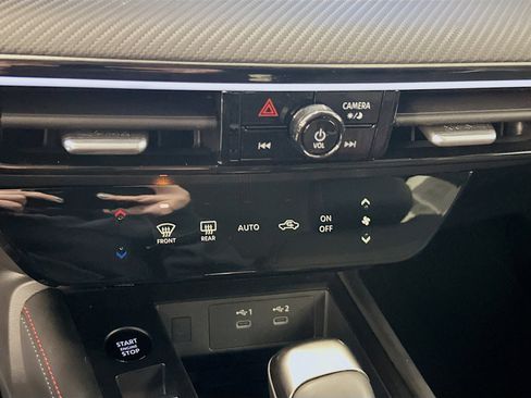 Used 2025 Nissan Kicks SR image 23