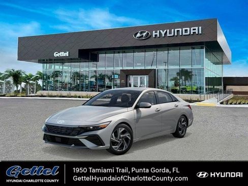 Certified 2025 Hyundai Elantra Limited image 1