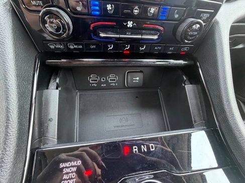 Certified 2023 Jeep Grand Cherokee Limited w/ Luxury Tech Group II AWD/4WD image 34