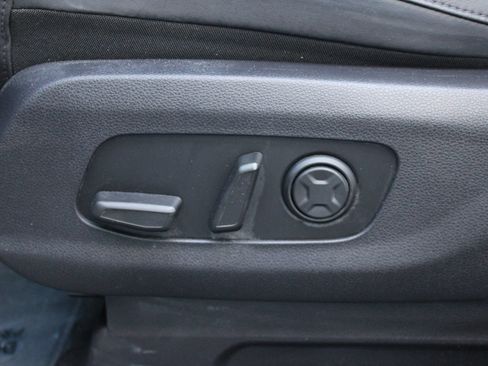 Used 2024 Kia Carnival SX FWD image 35