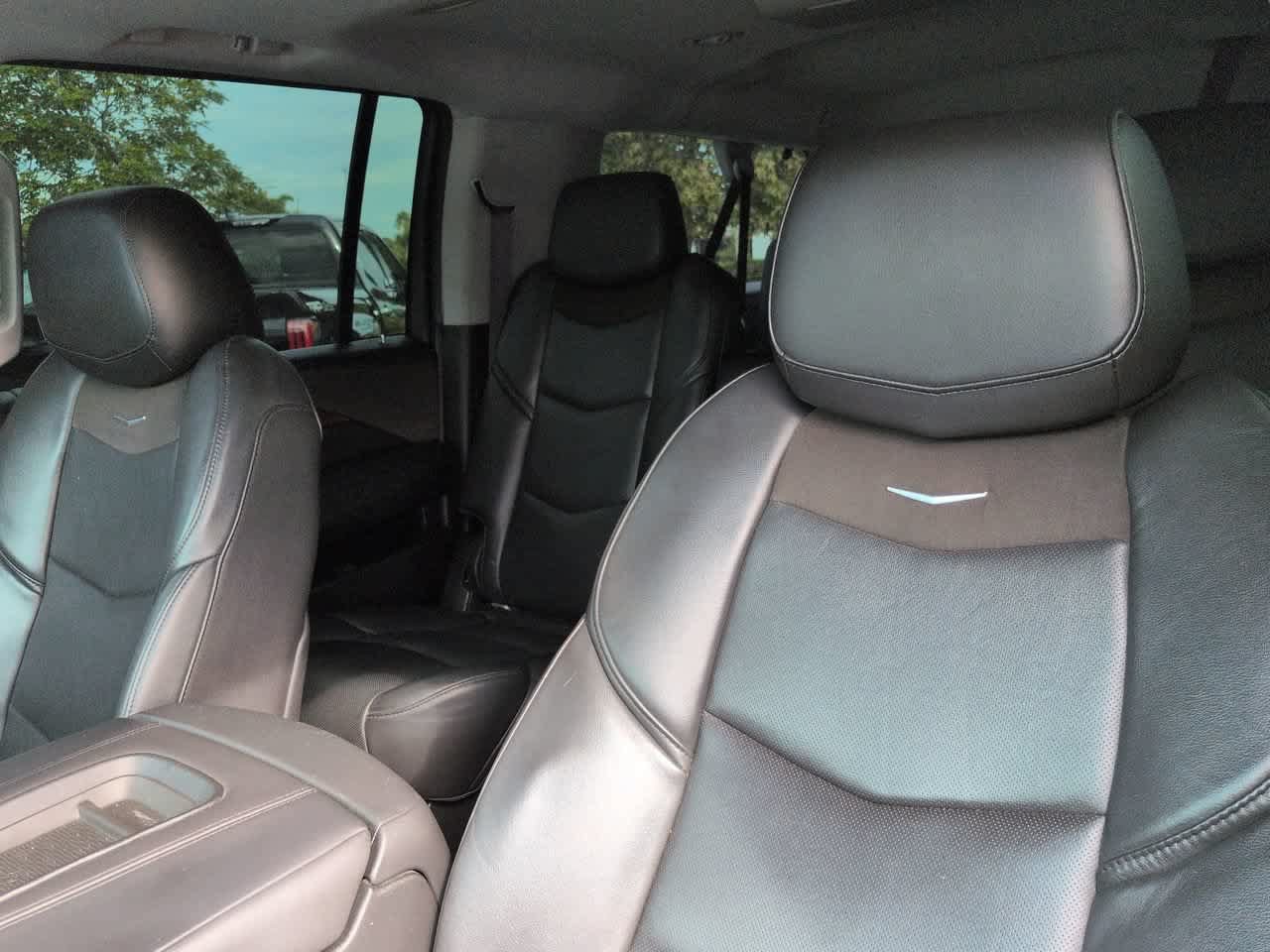 Used 2016 Cadillac Escalade ESV Luxury AWD/4WD image 8