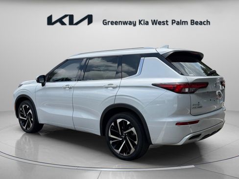 Used 2023 Mitsubishi Outlander SEL FWD image 4