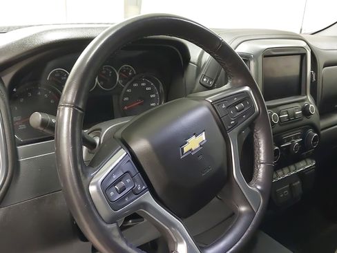 Used 2022 Chevrolet Silverado 1500 LT AWD/4WD image 17