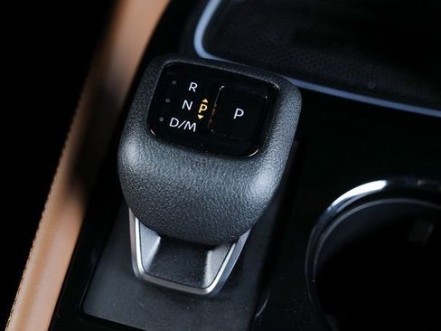 Used 2025 Nissan Rogue Platinum w/ Platinum Premium Package image 18