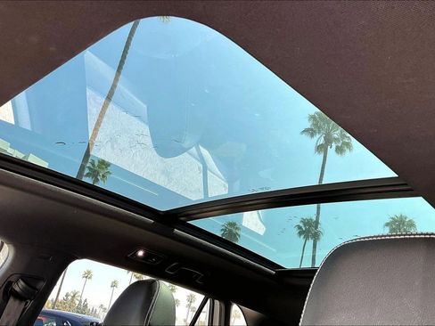 Used 2023 Volkswagen Atlas Cross Sport SE image 12