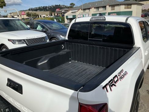 Used 2019 Toyota Tacoma TRD Off-Road w/ TRD Premium Off Road Package image 79