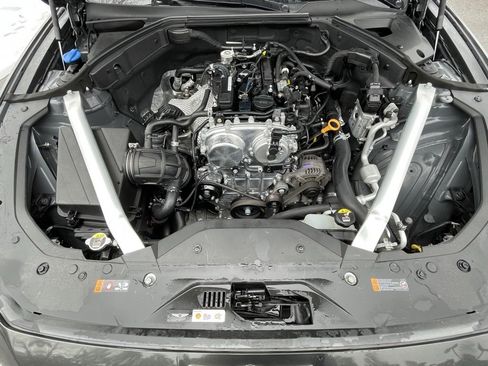 Used 2022 Genesis G70 2.0T image 32
