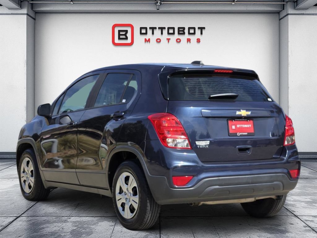 Used 2018 Chevrolet Trax LS FWD image 3