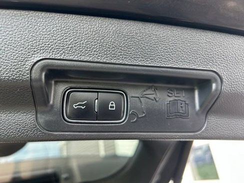 Used 2023 Ford Explorer XLT w/ Equipment Group 202A AWD/4WD image 45