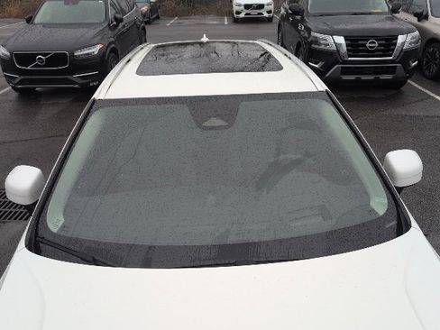 Used 2023 Volvo XC60 B5 Ultimate image 3