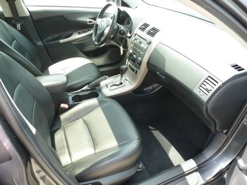 Used 2010 Toyota Corolla S FWD image 23
