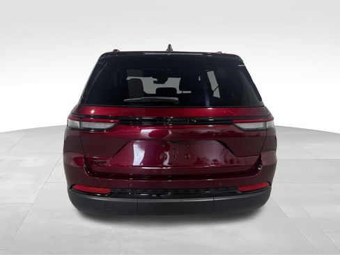 Used 2025 Jeep Grand Cherokee Altitude AWD/4WD image 26