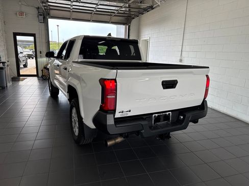 Certified 2024 Toyota Tacoma SR AWD/4WD image 6