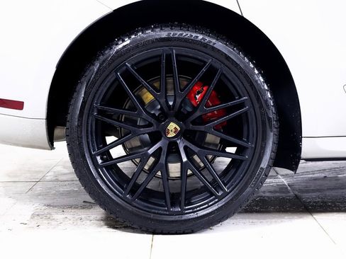 Certified 2025 Porsche Macan GTS image 21