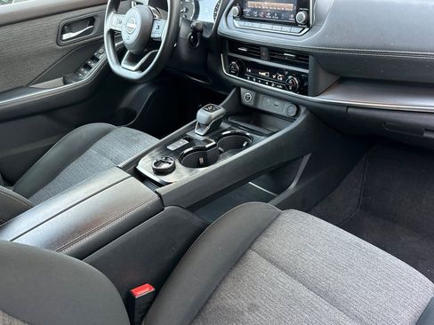 Used 2023 Nissan Rogue SV image 18