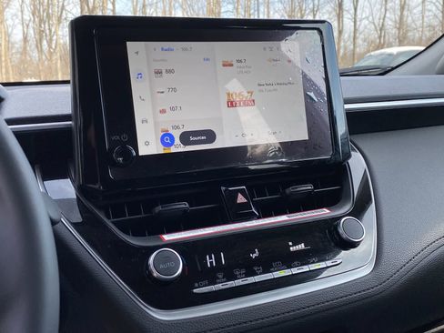 Certified 2024 Toyota Corolla Cross LE image 34