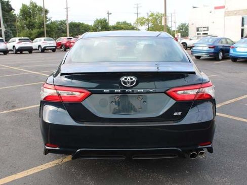 Used 2018 Toyota Camry SE w/ Moonroof Package FWD image 6