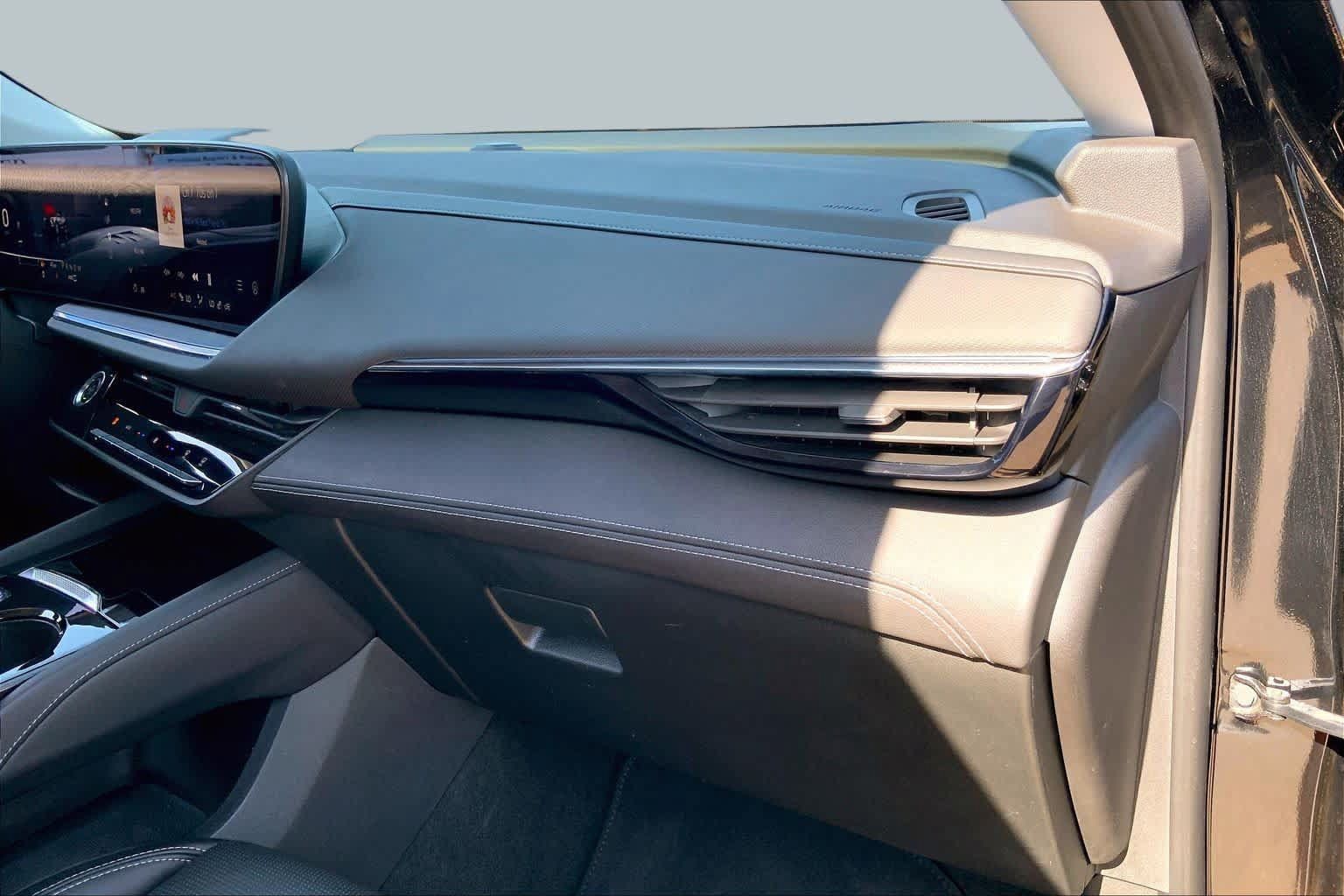 Certified 2025 Buick Envision Preferred AWD/4WD image 19