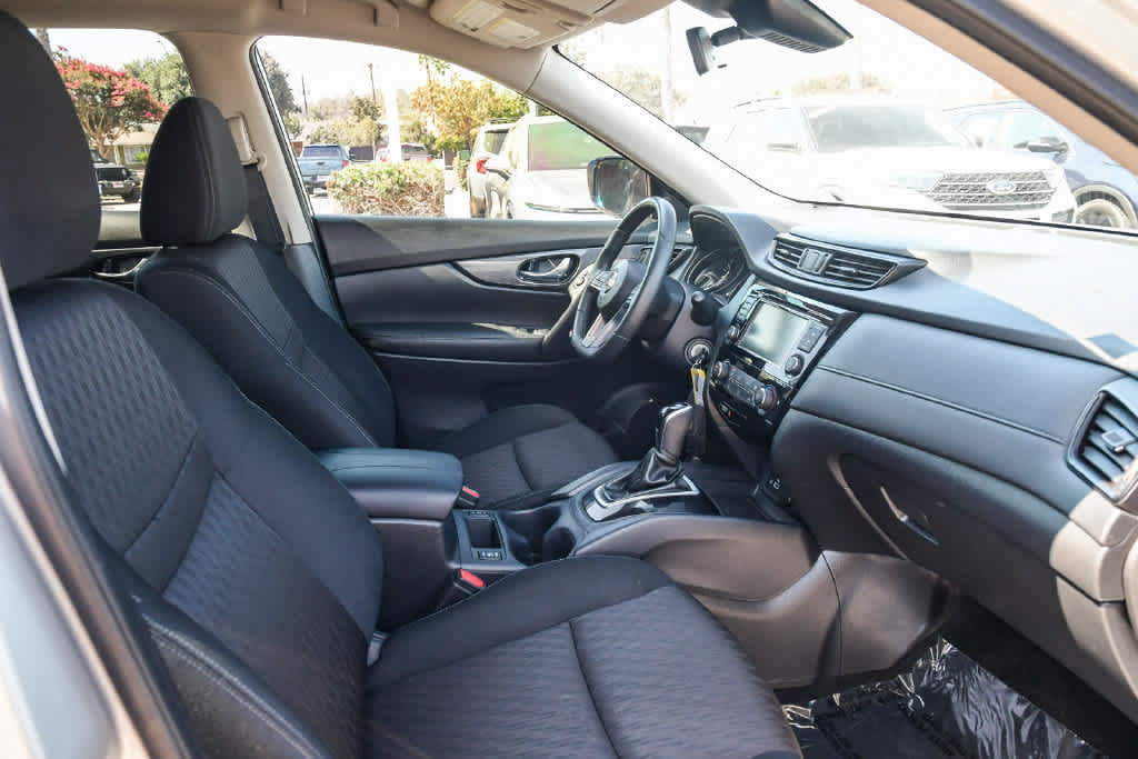 Used 2019 Nissan Rogue S w/ Special Edition Package FWD image 15