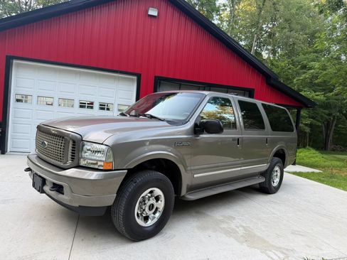 Used 2004 Ford Excursion Limited AWD/4WD image 1