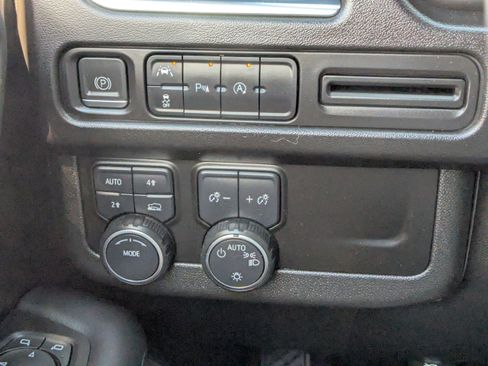 Used 2023 Chevrolet Tahoe LT AWD/4WD image 29