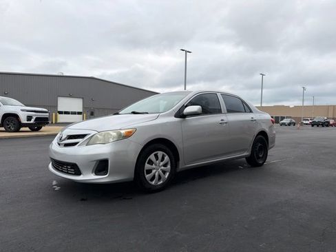 Used 2012 Toyota Corolla L FWD image 3