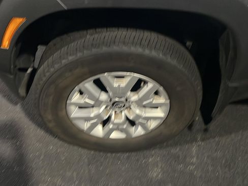 Used 2024 Nissan Frontier SV w/ SV Convenience Package image 7