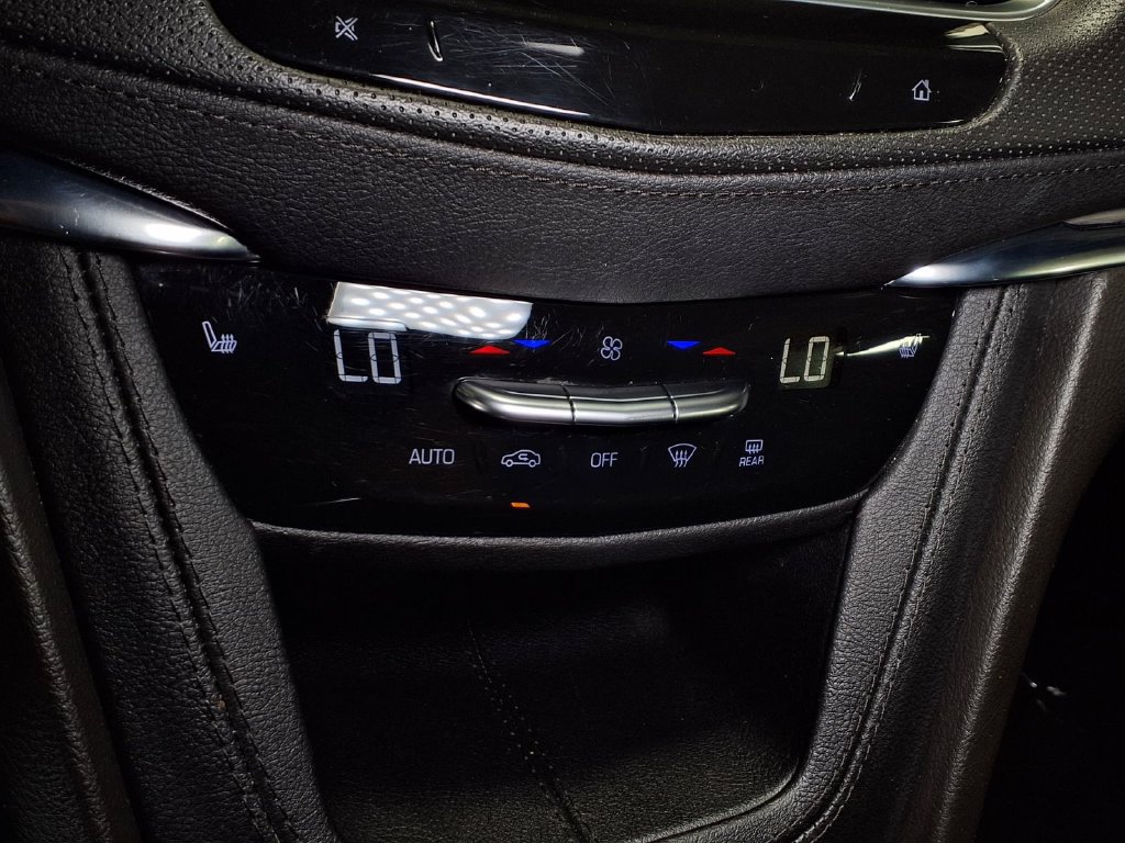 Certified 2023 Cadillac XT5 Luxury FWD image 5